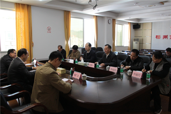 市委常委、組織部部長(zhǎng)張惠強(qiáng)到市總工會(huì)調(diào)研