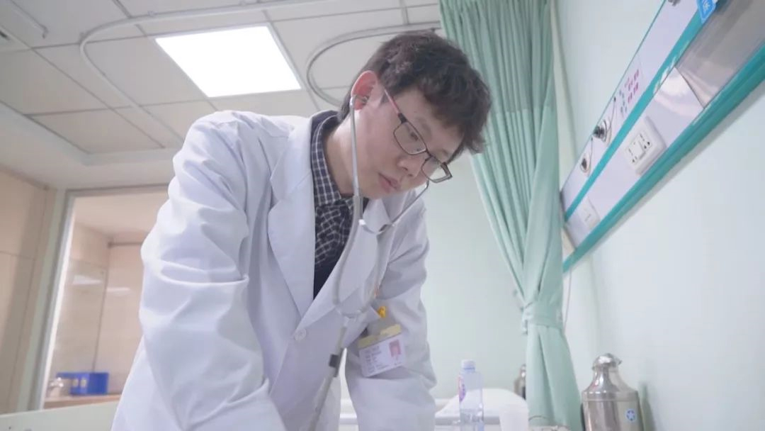 盡職盡責(zé)好醫(yī)生，他是心血管病患者的“生命守護(hù)神”