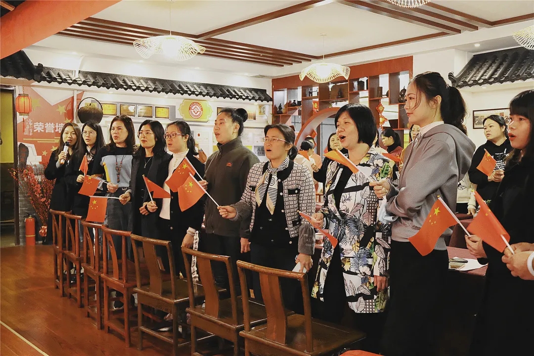 歡慶“三八”節(jié)：三月春光美，我們這樣過(guò)