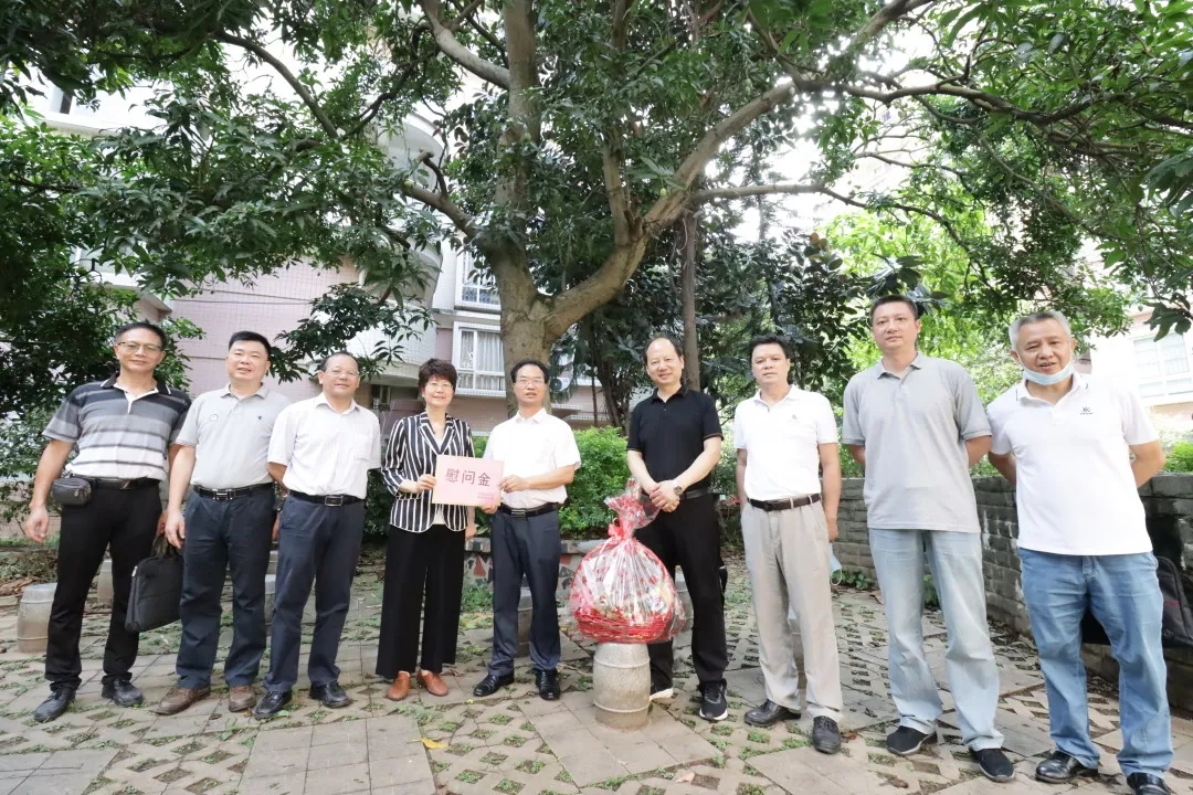 暖心！自治區(qū)總工會調(diào)研走訪慰問組到我市開展調(diào)研走訪慰問活動(dòng)