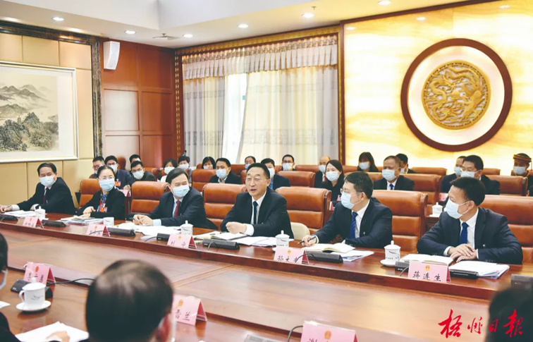 順流而下立潮頭，溯流而進(jìn)爭(zhēng)上游！劉寧參加梧州市代表團(tuán)審議