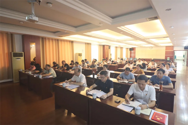 梧州市總工會召開深入貫徹中央八項規(guī)定精神學習教育專題輔導(dǎo)會