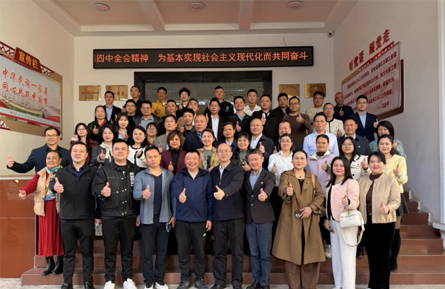 翰墨飄香迎“家人”，共話發(fā)展譜新篇｜我市多家基層工會及社會組織走進市職工之家觀展交流